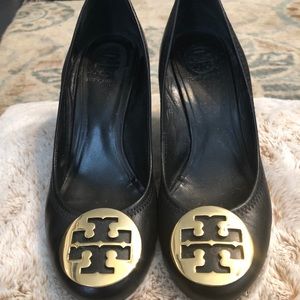 Authentic like new Tory Burch Chelsea Wedge Sz 8.5